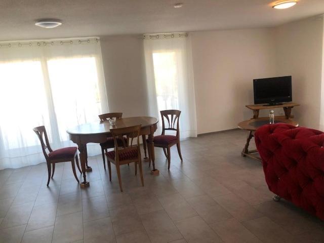 Hotel Hippel Krone Kerzers ภายนอก รูปภาพ