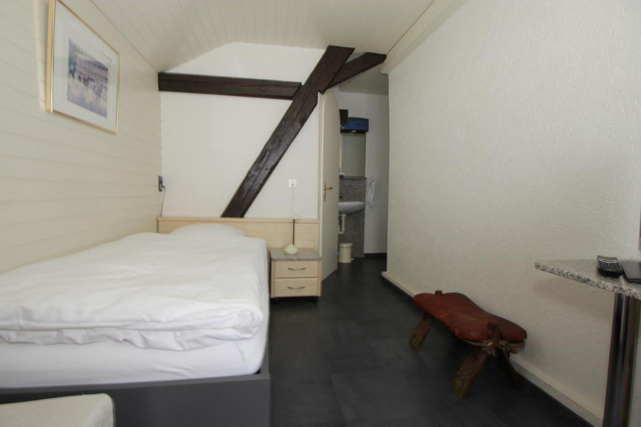 Hotel Hippel Krone Kerzers ภายนอก รูปภาพ