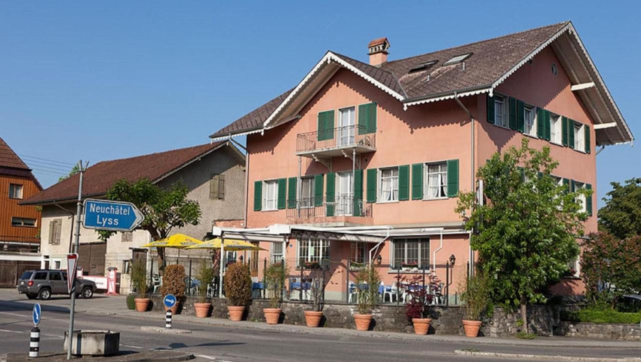 Hotel Hippel Krone Kerzers ภายนอก รูปภาพ